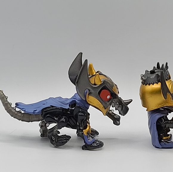 Treasure x King 6 Figures - includes Fire Eyes HTF Very Rare w/ Sword and Sheild - Picture 5 of 16